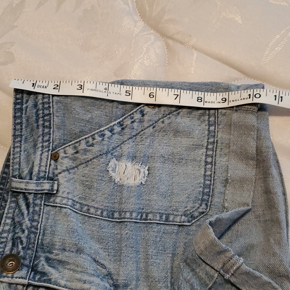Shorts - Picture 6 of 6